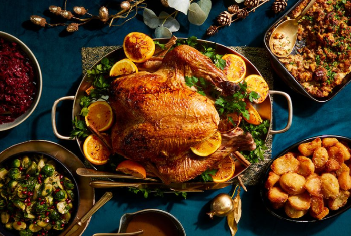 5 Creative Christmas Dinner Ideas for a Large Group